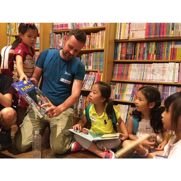 Holmes English Academy — 小學生閱讀課程